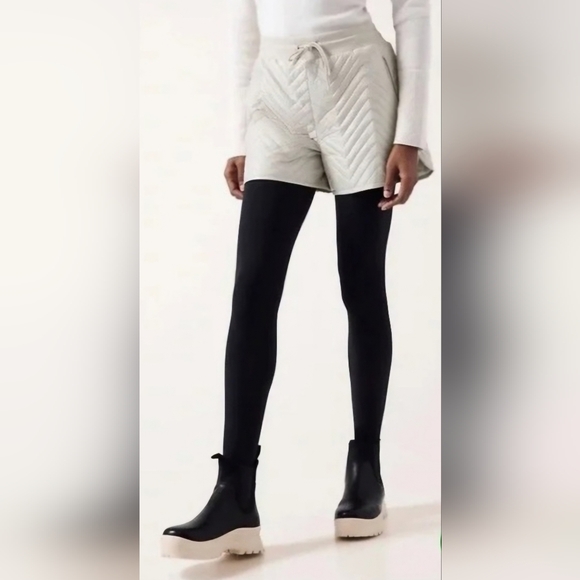 Athleta Pants - Athleta Apres Quilted Ski Shorts, identified by the distinct chevron quilting